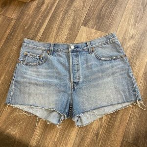 LEVI 501 Jean Shorts